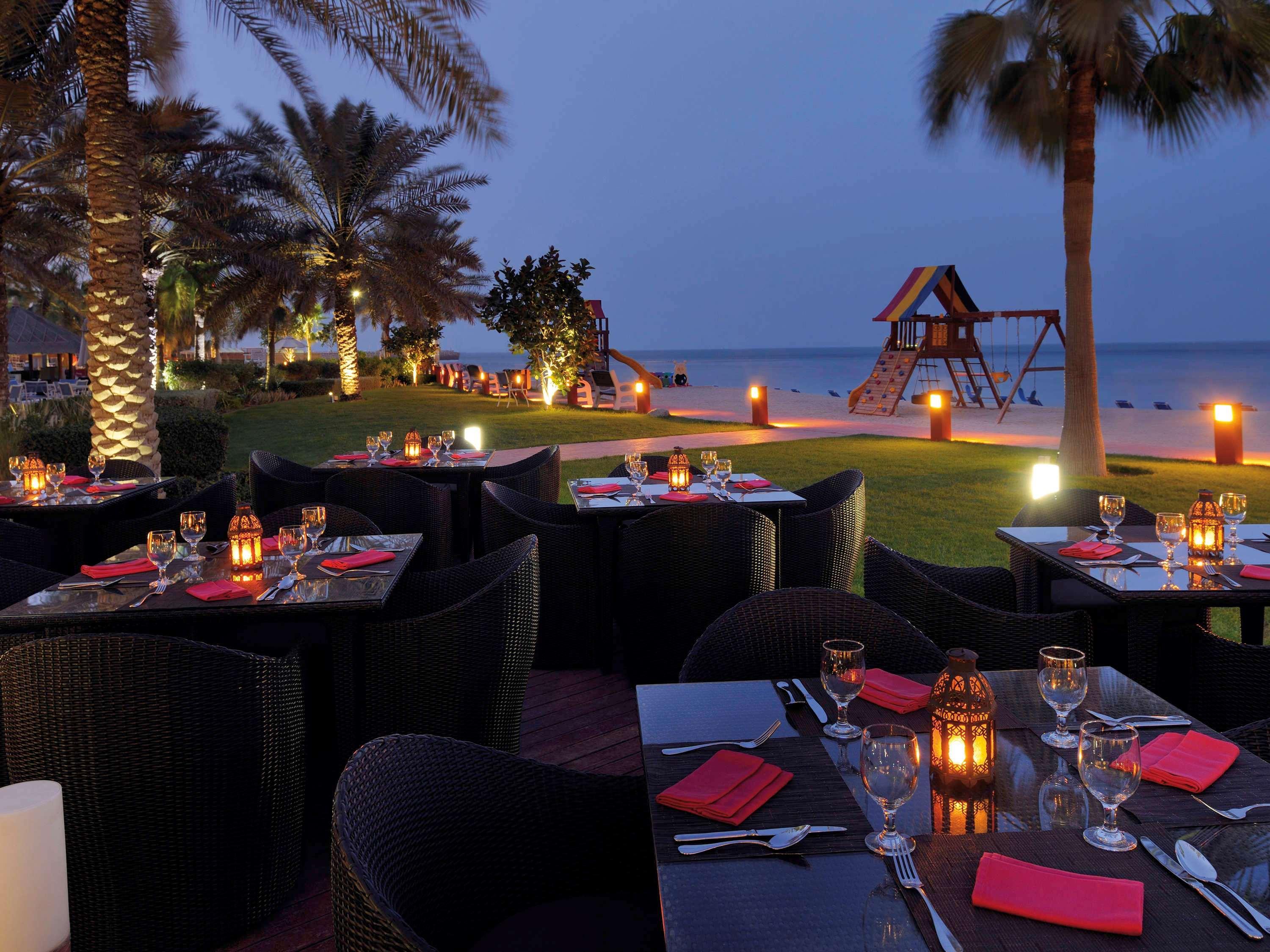 Moevenpick Hotel & Resort Al Bida'A Salmiya Exterior foto The Beach at The Oberoi, Mumbai