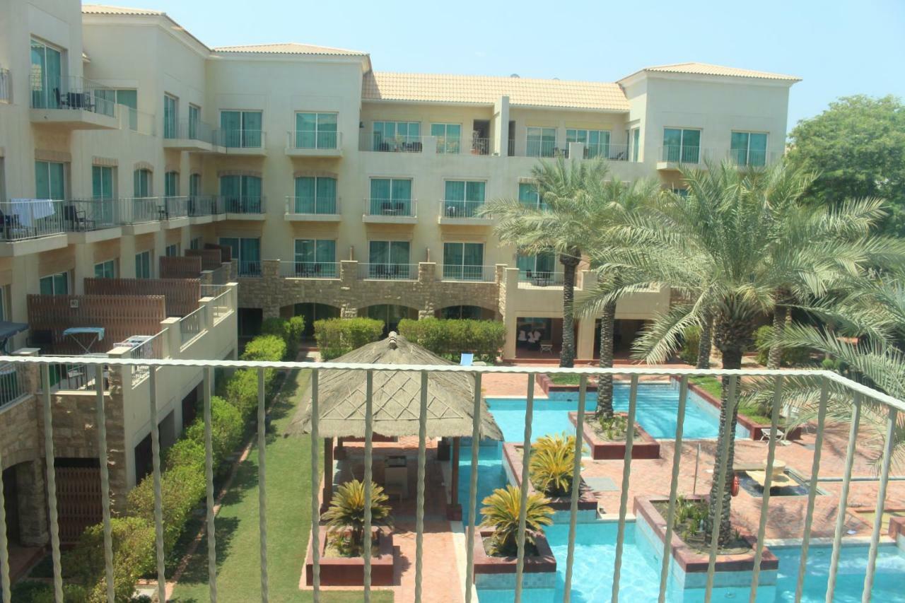 Moevenpick Hotel & Resort Al Bida'A Salmiya Exterior foto A view of the community